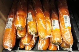 single carrots shrinkwrapped in plastic?!